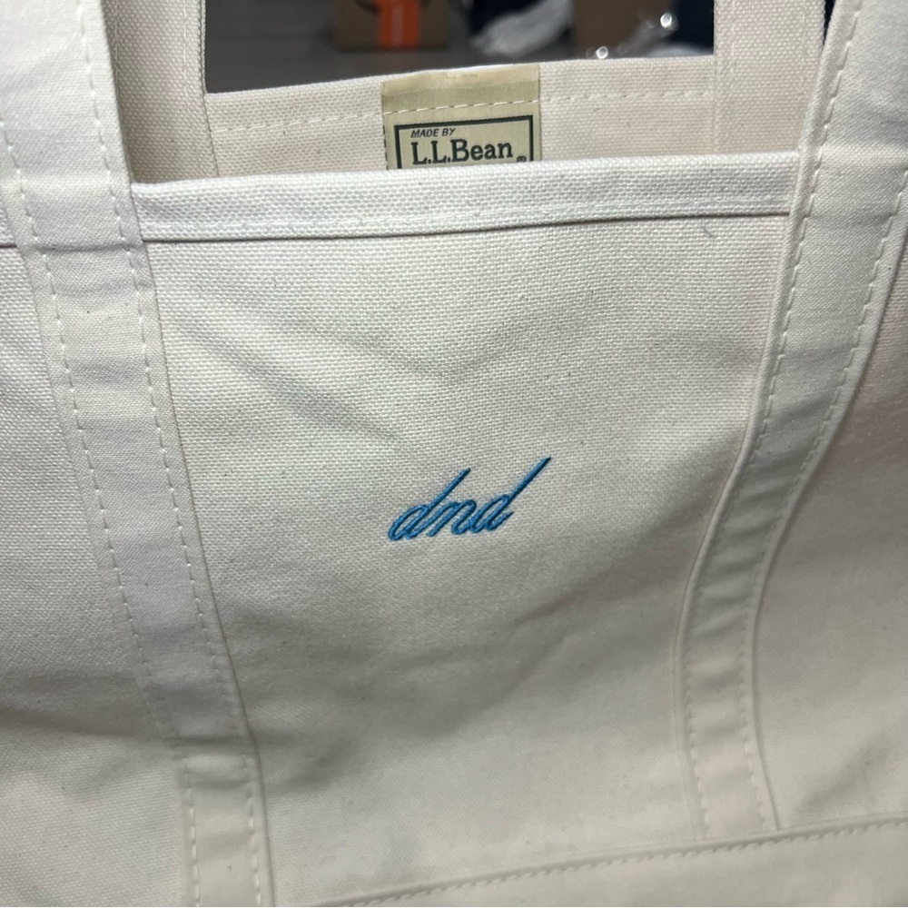 L.L. Bean boat and Tote with Blue Detail "dnd" cursive Medium Regular Handle - Picture 2 of 10